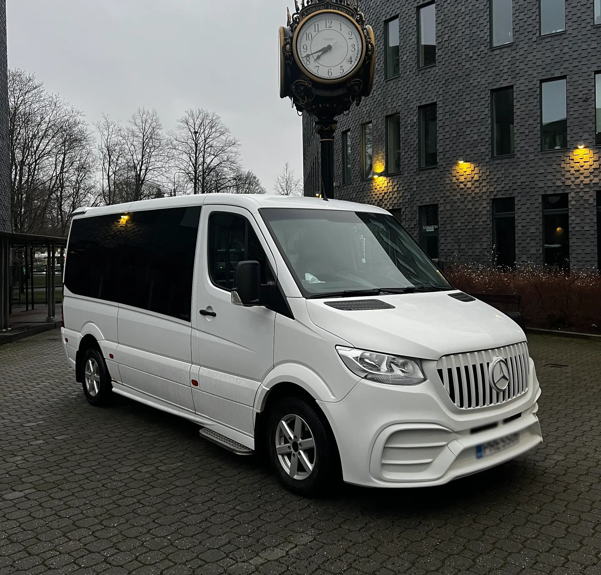 Mercedes-Benz transfeer buss